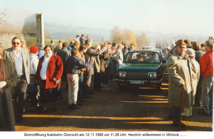 1989_11-12-11.25 Uhr Herzlich Willkommen Grenzöffnung Autobahn Geschichtsverein Wildeck Mauerfall Gerstungen Untersuhl