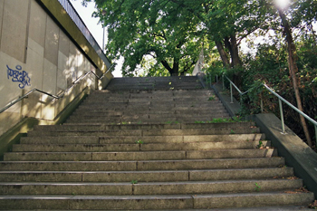 A115 AVUS älteste Autobahn Berlin Grunewald Haupttribüne Treppe Messedamm 9