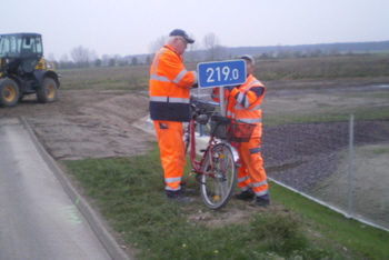 A14 Bundesautobahn Wolmirstedt Colbitz Verkehrsfreigabe Schildermontage 87