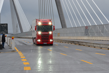 A1 Rheinbrücke Leverkusen Köln Verkehrsfreigabe Erstbefahrer Autobahn Lkw 46