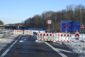 A1 Rheinbrücke Leverkusen Köln Vollsperrung Brückenwechsel Sperranlage Schranken 78