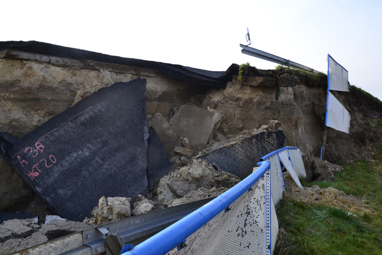 A20 Ostseeautobahn abgesackt Tribsees Straendammrutschung Fahrbahnsenkung 436