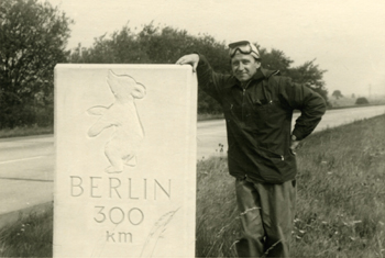 A2 Kilometerstein Berliner Bär 300 km 1954 Sep 16