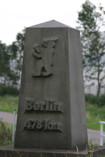 A30 Bundesautobahn Kilometerstein Berliner Bär Bad Bentheim 