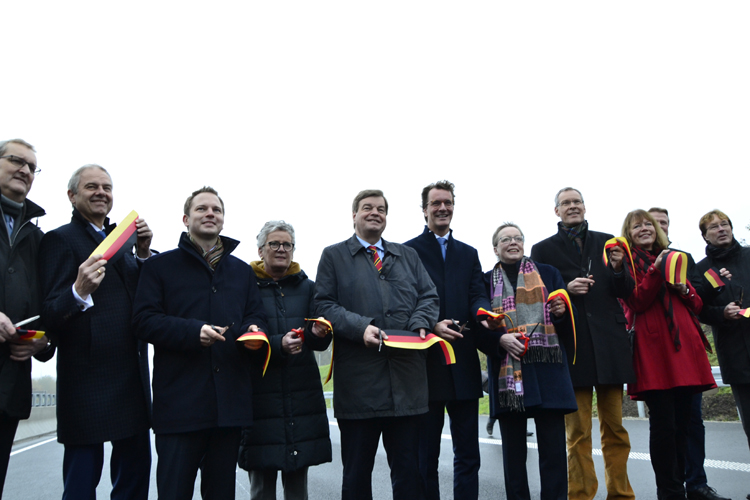 A33 Autobahn Lückenschluß Verkehrsfreigabe Einweihung Borgholzhausen Halle Osnabrück Bielefeld 15