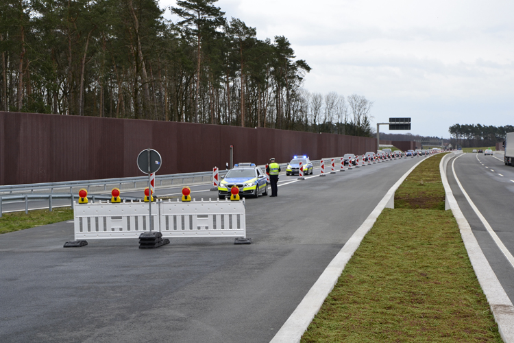 A33 Autobahn Osnabrück Bielefeld Verkehrsfreigabe Brackwede Steinhagen Künsebeck 59