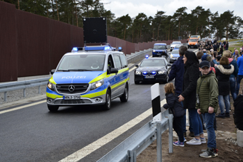 A33 Autobahn Osnabrück Bielefeld Verkehrsfreigabe Brackwede Steinhagen Künsebeck Autobahnpolizei 23