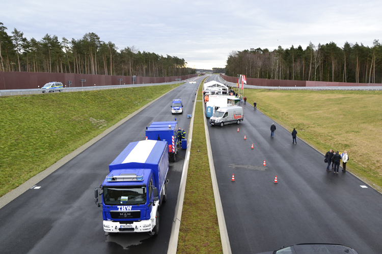 A33 Autobahn Osnabrück Bielefeld Verkehrsfreigabe Brackwede Steinhagen Künsebeck THW 62