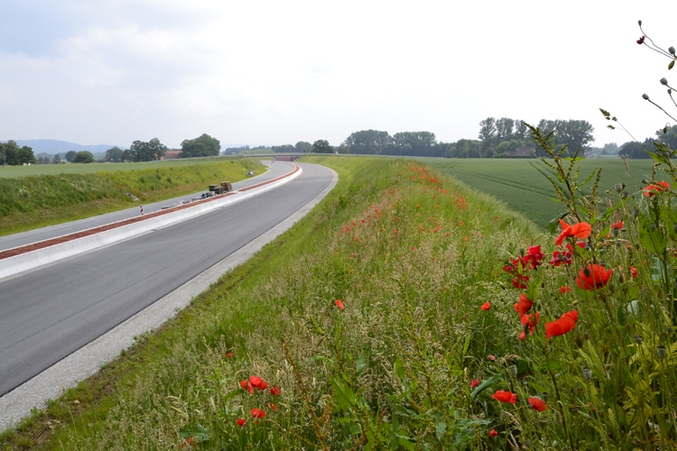 A33 Lückenschluß Osnabrück Bielefeld Grünbrücke Autobahn Umweltschutz Lärmschutzwall 52
