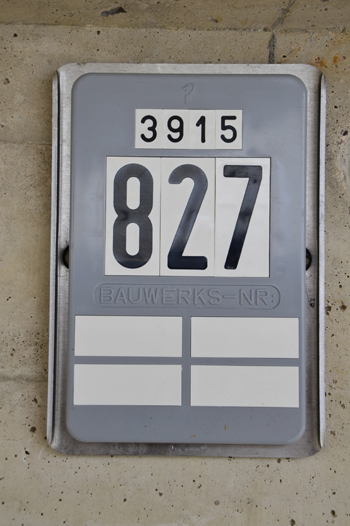 A33 Neue Autobahnbrücke Bauwerksnummer Schild 07