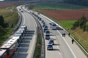 A38 Autobahn Papstbesuch Etzelsbach Eichsfeld Vollsperrung Pilger Polizeikolonne  01