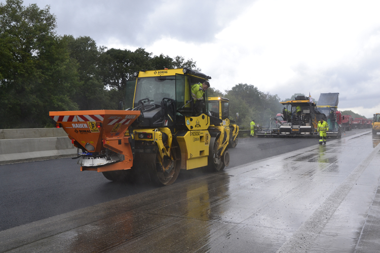 A3 Vollsperrung Autobahn Erneuerung Fahrbahndecke Sanierung Asphalt Duisburg Kaiserberg Wedau Breitscheid 75