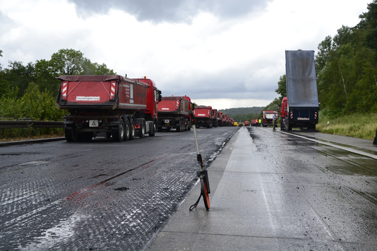 A3 Vollsperrung Autobahn Erneuerung Fahrbahndecke Sanierung Asphalt Duisburg Kaiserberg Wedau Breitscheid 83