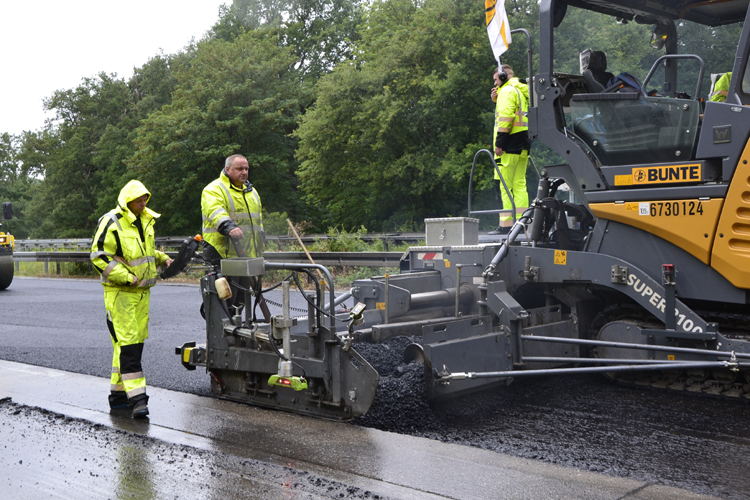 A3 Vollsperrung Autobahn Erneuerung Fahrbahndecke Sanierung Asphalt Duisburg Kaiserberg Wedau Breitscheid 88