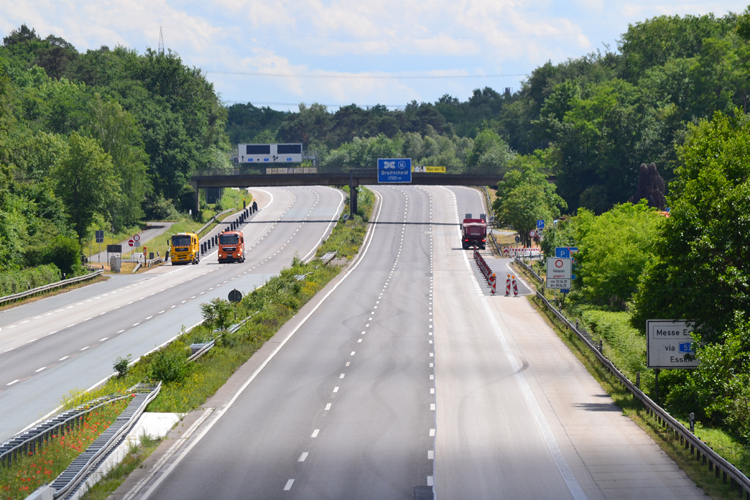 A3 Vollsperrung Bundesautobahn Erneuerung Fahrbahndecke Sanierung Asphalt Duisburg Kaiserberg Wedau Breitscheid 00