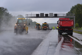 A3 Vollsperrung Bundesautobahn Erneuerung Fahrbahndecke Sanierung Asphalt Duisburg Kaiserberg Wedau Breitscheid 69