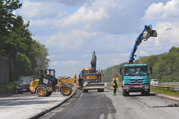 A3 Vollsperrung Bundesautobahn Erneuerung Fahrbahndecke Sanierung Asphalt Duisburg Kaiserberg Wedau Breitscheid 77