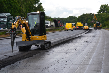 A3 Vollsperrung Bundesautobahn Erneuerung Fahrbahndecke Sanierung Asphalt Duisburg Kaiserberg Wedau Breitscheid 82