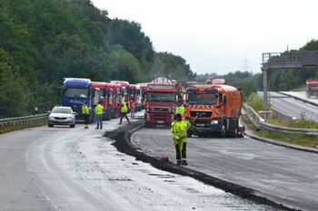 A3 Vollsperrung Bundesautobahn Erneuerung Fahrbahndecke Sanierung Asphalt Duisburg Kaiserberg Wedau Breitscheid 85