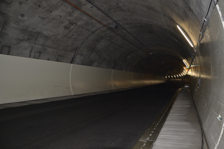 A44 Autobahn Kassel Eisenach Tunnel Küchen Tunnelbau 77