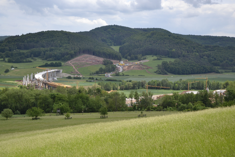 A44 Autobahnneubau Kassel Eschwege Eisenach Wehrtalbrücke Autobahnbrücke in Bau 25