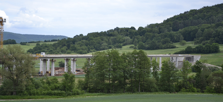 A44 Autobahnneubau Kassel Eschwege Eisenach Wehrtalbrücke Autobahnbrücke in Bau 75