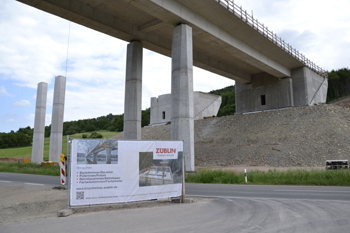 A44 Autobahnneubau Kassel Eschwege Eisenach Wehrtalbrücke Autobahnbrücke in Bau 81