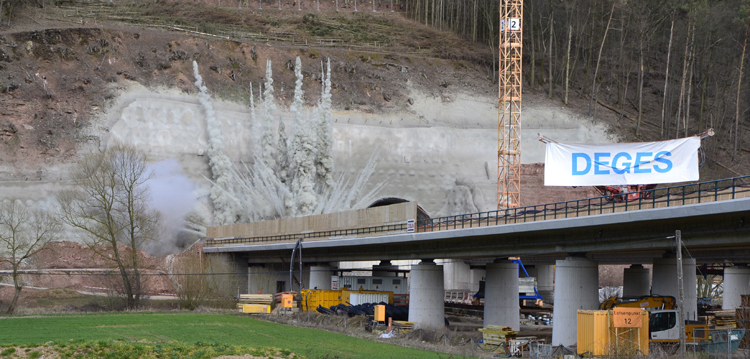 A44 Autobahnneubau Tunnelanstich Boyneburg Dorette Autobahntunnel Sprengung Sontra Wichmannshausen 47f