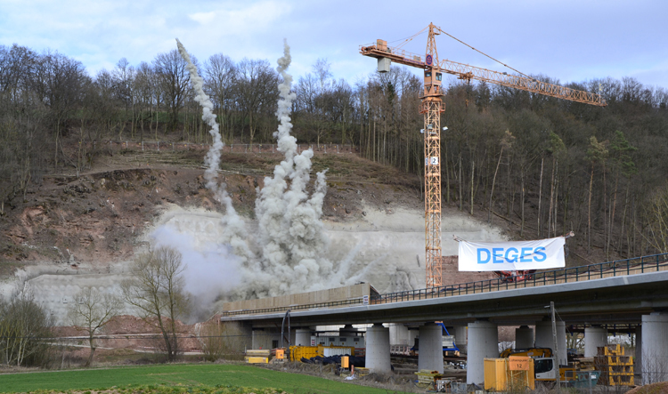 A44 Autobahnneubau Tunnelanstich Boyneburg Dorette Autobahntunnel Sprengung Sontra Wichmannshausen 49f