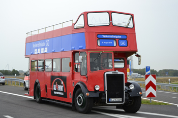 A44n leere Autobahn Verkehrsfreigabe Doppeldecker Bus Londoner Bus Jackerath Holz Wanlo Jchen Aachen Koblenz 98