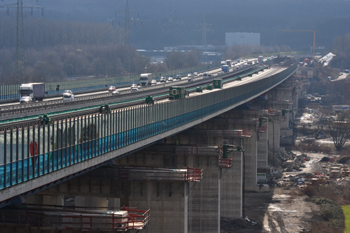 A45 Autobahn Lenntalbrcke Verschub berbau Hilfspfeiler Hagen 26