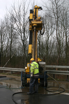 A45 Autobahn Vollsperrung Tagesbruch Bergbauschäden Bohrarbeiten