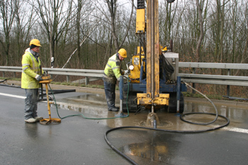 A45 Autobahn Vollsperrung Tagesbruch Bergbauschäden Bohrarbeiten3