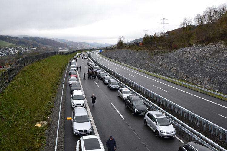 A46 Autobahn Verkehrsfreigabe Einweihung Bestwig Olsberg Nuttlar Talbrücke B480