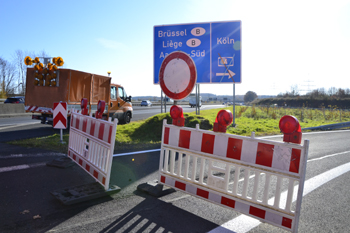 A4 A44 A544 fünfarmig Autobahnkreuz Aachen Banddurchschnitt Verkehrsfreigabe Transitverkehr 82