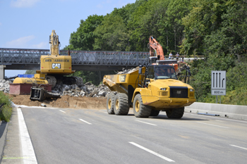 A4 Autobahnbrücke Köln Frankfurter Straße B8 Rückbau Brückenabriß Autobahnsperrung Radlader Bagger 52