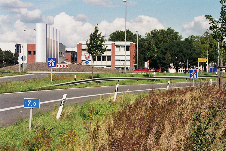 A540 Autobahnende Jüchen Grevenbroich-Süd Rommerskirchen B59n Anschluß Kreisverkehr Erftwerk 38