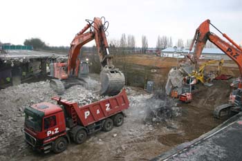 A57 Autobahn Dormagen Brckenabri Vollsperrung Brckenbrand 42