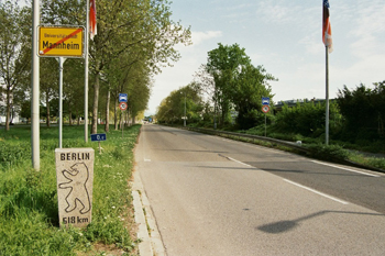 A656 Autobahn Berliner Bär Meilenstein Mannheim 