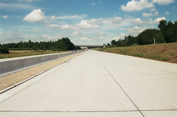 A94 Autobahn Betonfahrbahn Forstinning 07