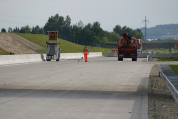 A94 Autobahn Fahrbahnmarkierungsarbeiten Trasse Dorfen 44