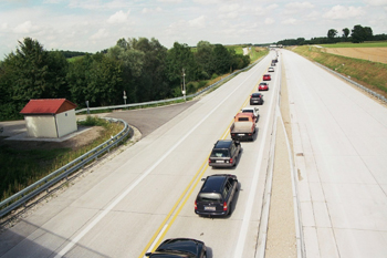 A94 Autobahn Forstinning Betonfahrbahn Gegenverkehr 05