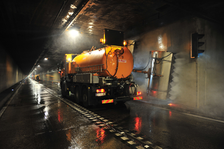 A9_Tunnelreinigung_Gleinalmtunnel_STM0445