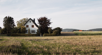 AUTOBAHN Film Daniel Abma Haus Familie Weihe vorher