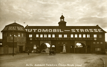 AVUS_Torhaus_Autobahn_Rennbahn