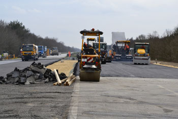 A 27 Bundesautobahn Bremen Cuxhaven Vollsperrung Uthlede Hagen Grabendurchlaß Rohr 64