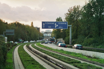 A 40 B 1 Ruhrschnellweg  Spurbus 85