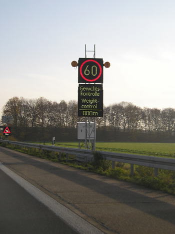 A 40 Rheinbrücke Duisburg Neuenkamp Autobahn Lkw-Wiegeanlage 1