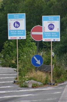 A 40 Ruhrschnellweg Still-Leben Mibilitätsspur Tisch- und Fußgängerspur