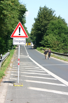 A 40 Ruhrschnellweg Still-Leben Steigung 6592